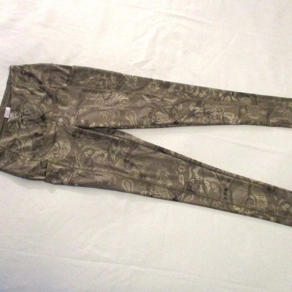 🥰 CHICO’S 0 ZENERGY PAISELY FLORAL SCROLL LEGGINGS – NWOT – 4/6 🥰 - Picture 7 of 15